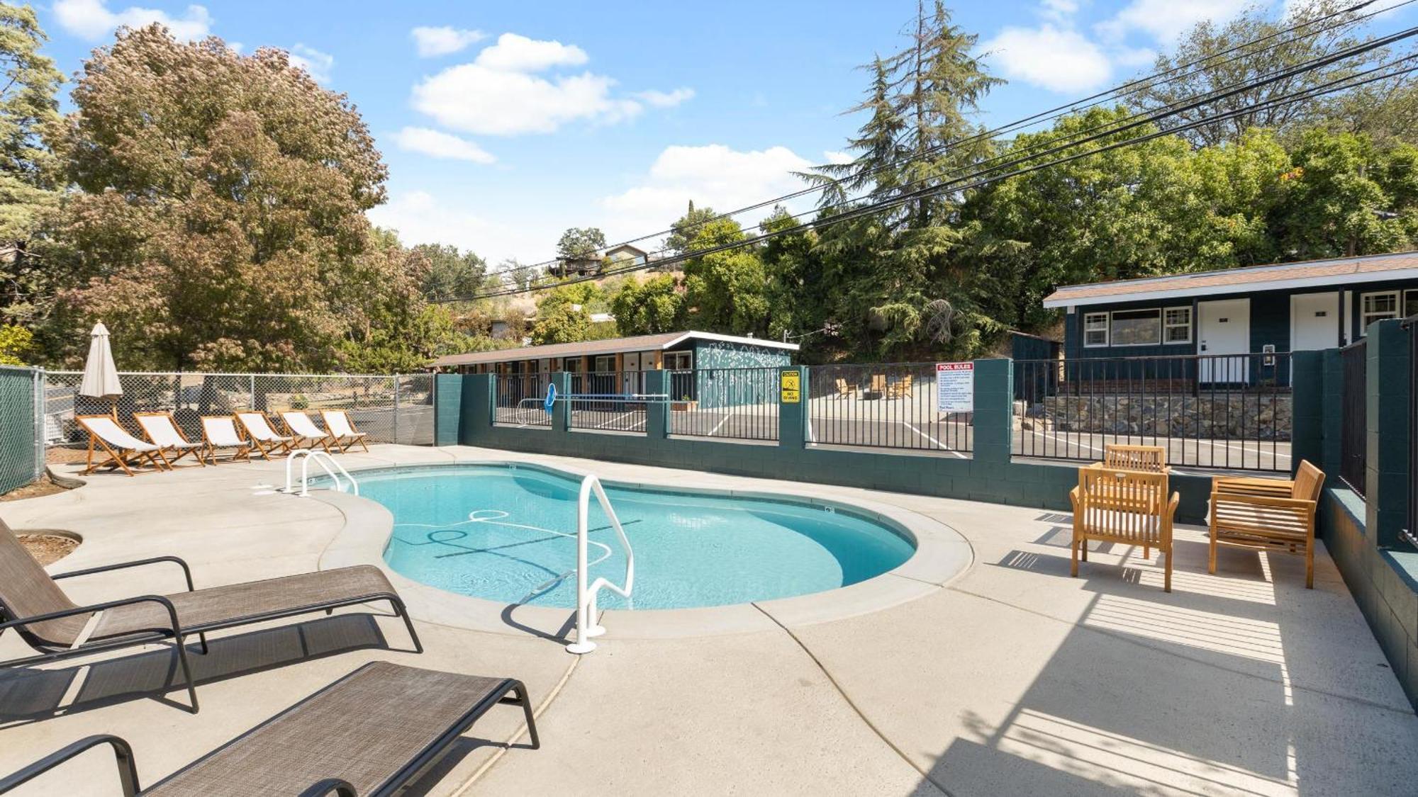 The Charlotte Sequoia Motel R2 Three Rivers Exteriör bild